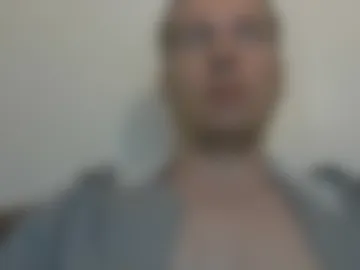 2small4you83 photo 4