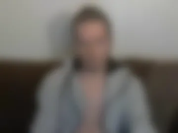 2small4you83 photo 8