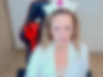 _madamemature_ webcam preview