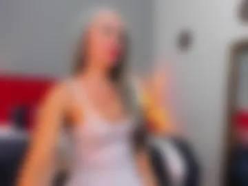 _nicoletteshea_ photo 3