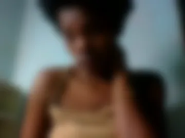 aadienne photo 3