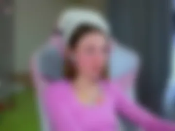 adelina_cowell photo 6