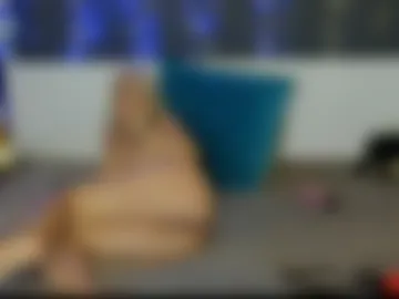 adrianaruss0 photo 2