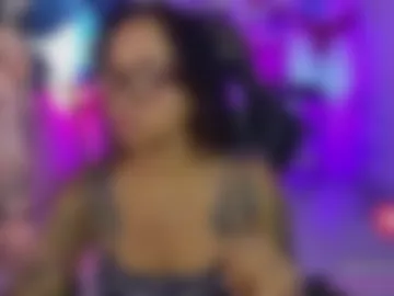 alesyahampton photo 4