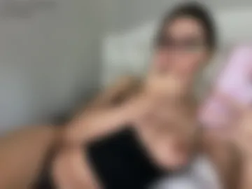 alexa_louise photo 6