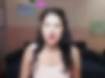 alianna_solo_kiss photo 2