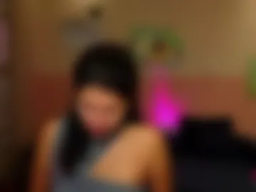 alianna_solo_kiss photo 9