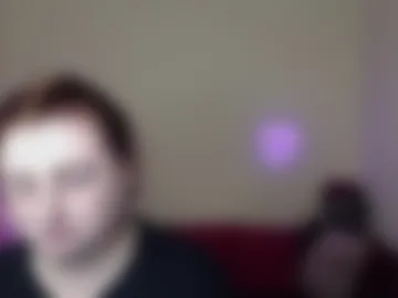 alicia_side_red photo 9