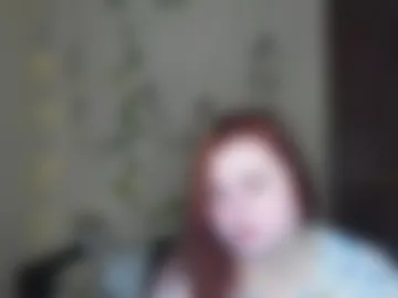 alicia_side_red photo 8