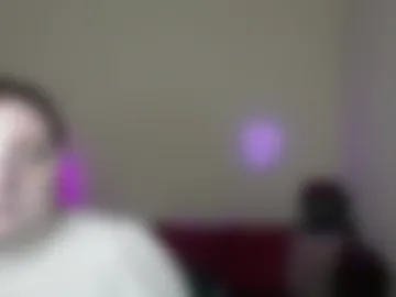 alicia_side_red photo 4