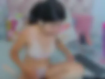 amelia_petite photo 7