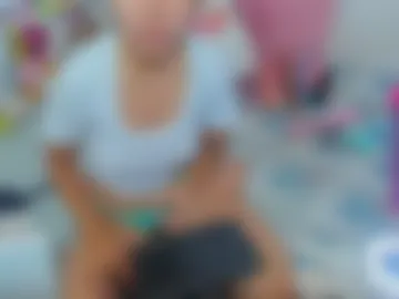 amelia_petite photo 6