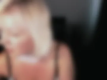 angelaroberti2 photo 5