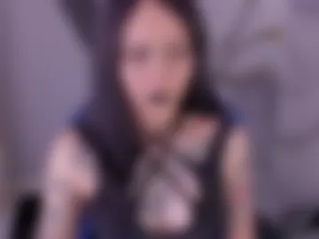 annythomsonn photo 3