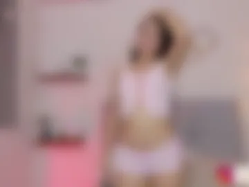 ari_lovely18 webcam preview