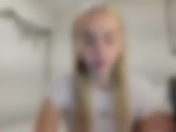 ariah_is_blonde photo 3