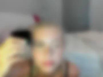 ariah_is_blonde photo 2
