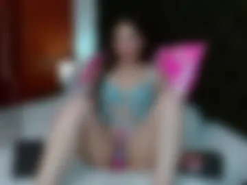 ariana_28 photo 3