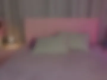 ariana_petite photo 4