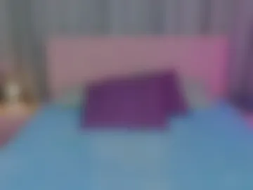 ariana_petite photo 5