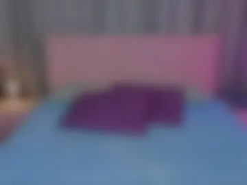 ariana_petite photo 3