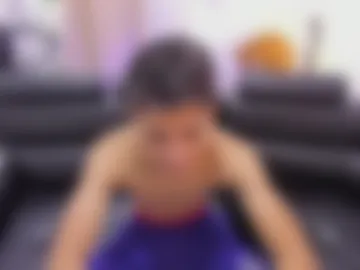 aron_boyy webcam preview