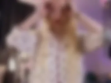 astra_wender photo 5