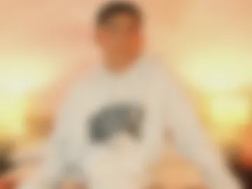 avawhiite webcam preview