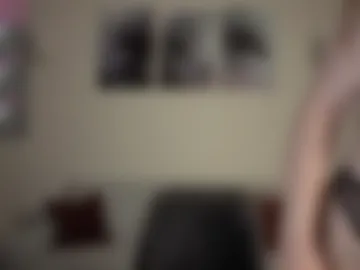 avelinehowo_uwu live webcam preview