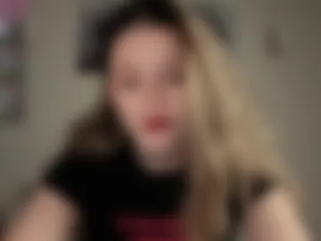 avelinehowo_uwu live webcam preview
