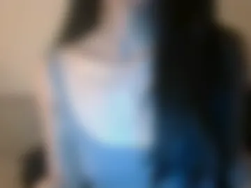 axuepetitt photo 3