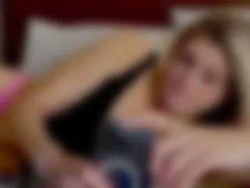 blondechristine99 webcam preview