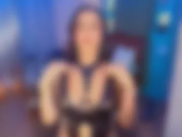 bombshelllaurax photo 5