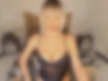 bombshelllaurax photo 3