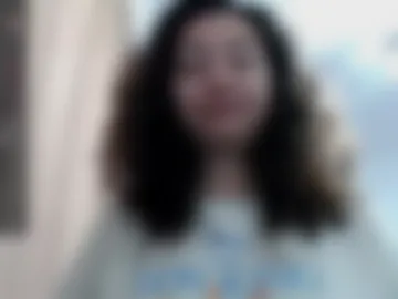 bustyemma photo 4