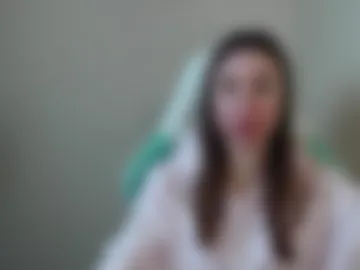 cammila_horn photo 2