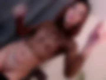 carlamour photo 3