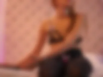 caroline_adams_ photo 3