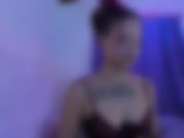 caroline_clark420 photo 2