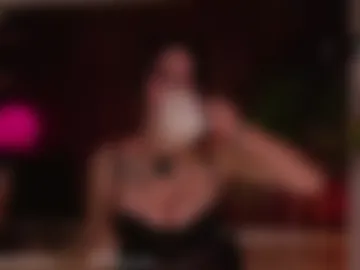 carolinerousev photo 4