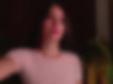 carolinerousev photo 3