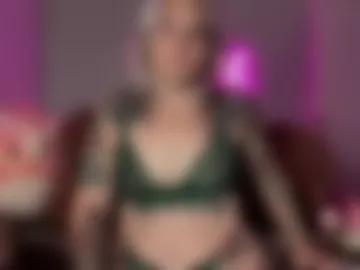 cherryb0mbb0mb photo 4