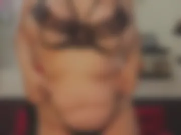 chloee_white webcam preview