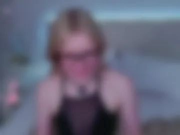 chloewells photo 2