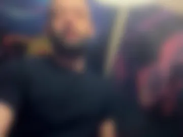 christian_autumn420 live webcam preview