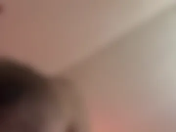 christian_autumn420 live webcam preview