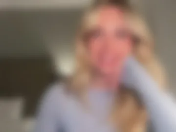 clairebrooksxo photo 3