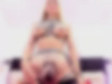 coralinejoness photo 3