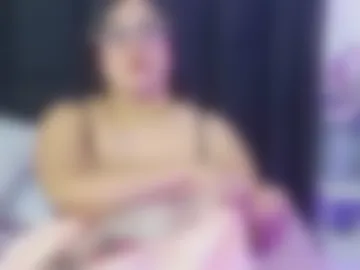 curvybuffgirl webcam preview