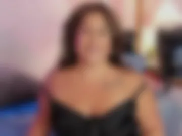 curvyfirelatina_ photo 9